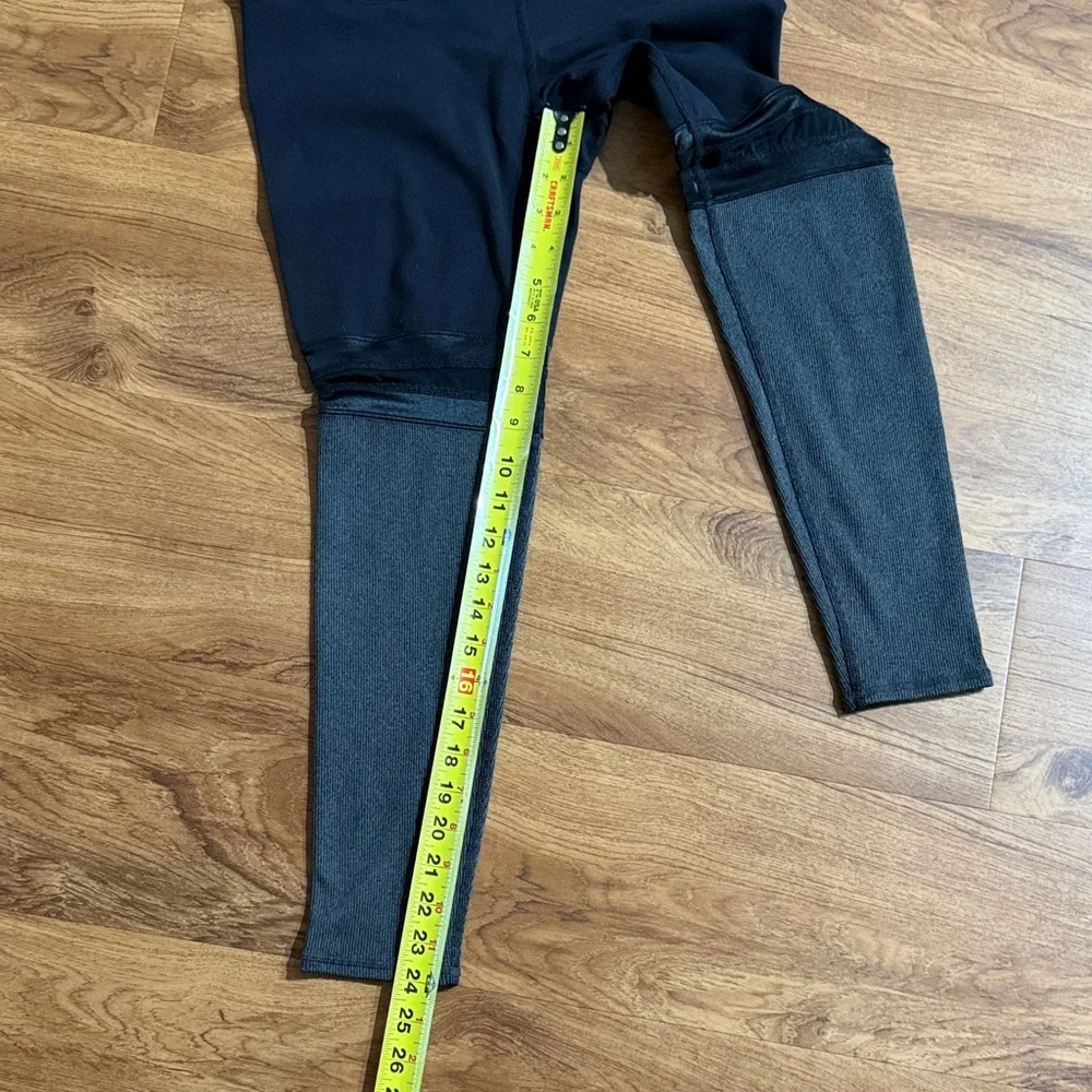 ALO Yoga Alosoft Women Medium Color‎ block Black Grey Cropped Leggings